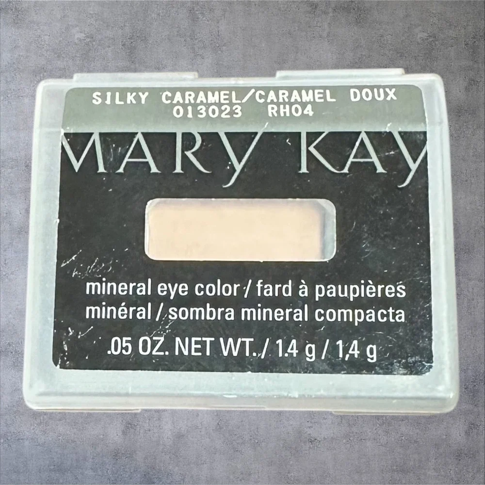 Mary Kay Mineral Eye Color Silky Caramel 013023 .05 oz Matte‎ Tan Eyeshadow